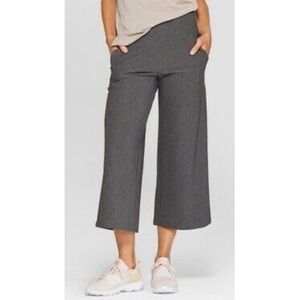 MPG Bossy Performance Knit Wide Leg Capri Pants